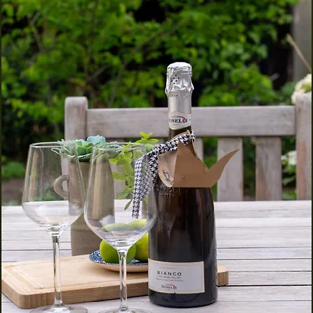 Apartamento Sfeervolle Vooroorlogse Woning Nabij Centrum