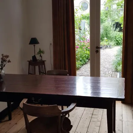 Sfeervolle Vooroorlogse Woning Nabij Centrum Apartamento *